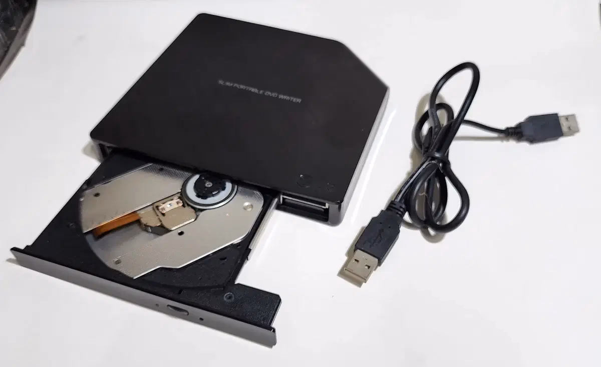 LG Slim Portable DVD Writer GP30